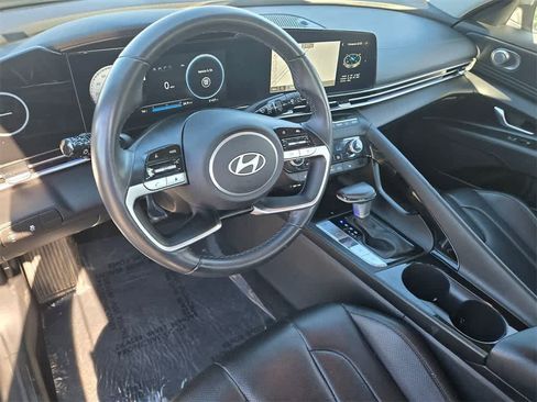 Used 2024 Hyundai Elantra Limited image 10