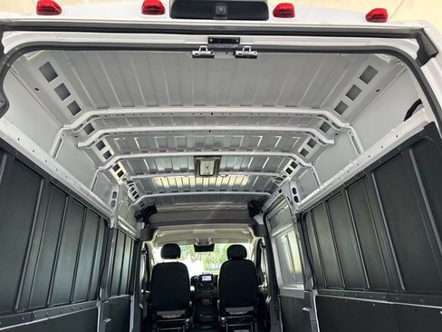 Used 2025 RAM ProMaster 2500 w/ Convenience Group FWD image 37