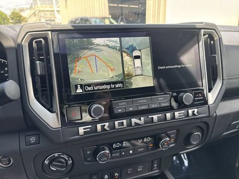 Used 2025 Nissan Frontier SL AWD/4WD image 23