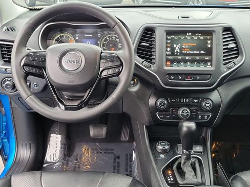 Certified 2023 Jeep Cherokee Altitude Lux image 4