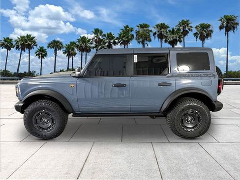 Used 2025 Ford Bronco Badlands image 5