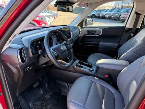 Used 2025 Ford Bronco Sport Badlands image 3