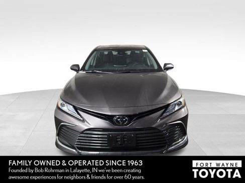 Used 2023 Toyota Camry XLE image 3