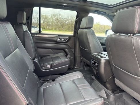 Used 2023 Chevrolet Suburban RST w/ Luxury Package image 22