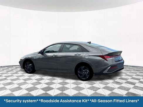 New 2026 Hyundai Elantra Sport image 7