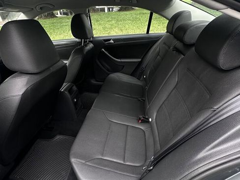 Used 2012 Volkswagen Jetta SE FWD image 9