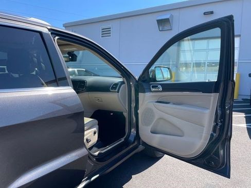 Certified 2021 Jeep Grand Cherokee Limited AWD/4WD image 8