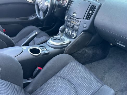 Used 2014 Nissan 370Z Roadster RWD image 27