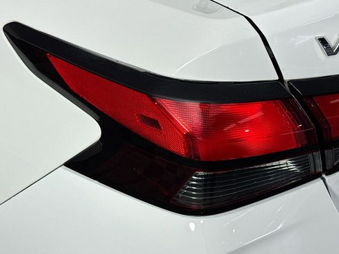 Used 2020 Nissan Versa S image 62