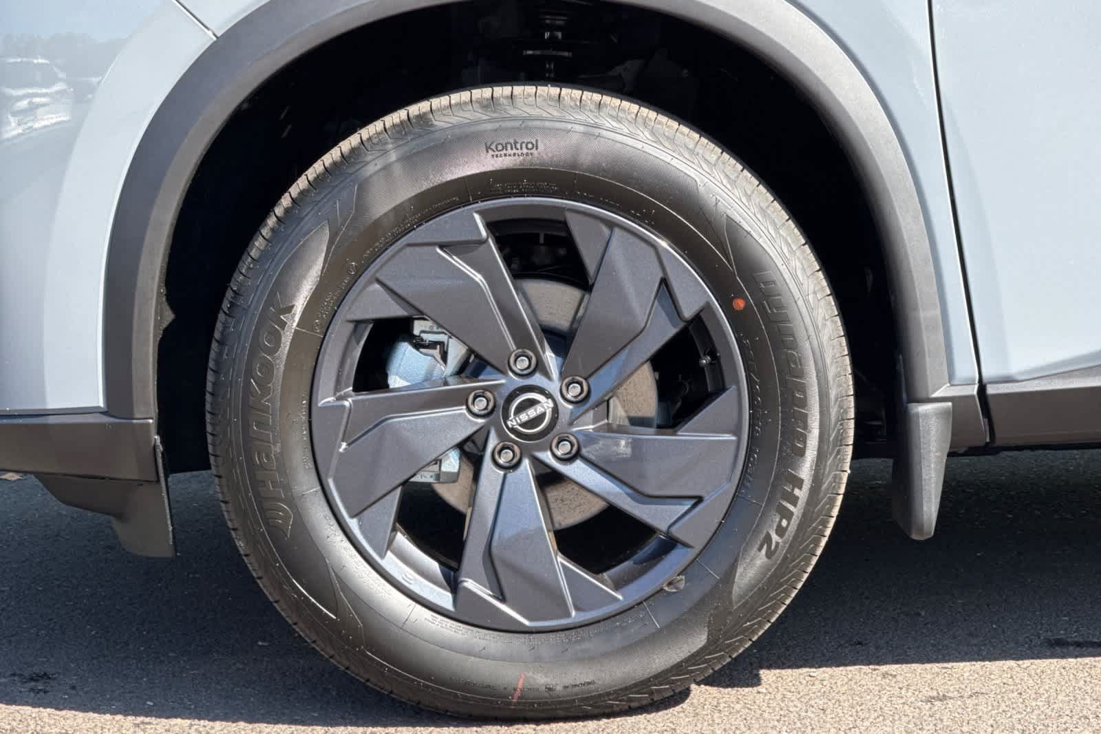 New 2026 Nissan Rogue SV AWD/4WD image 25