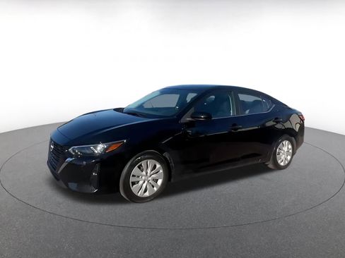 Used 2025 Nissan Sentra S image 7