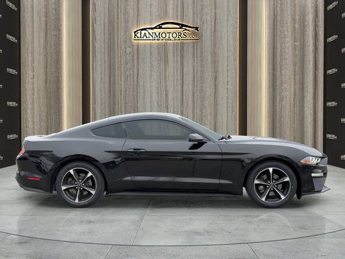 Used 2019 Ford Mustang Coupe image 8