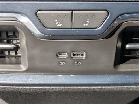 Used 2023 Chevrolet Silverado 1500 High Country w/ High Country Premium Package image 15