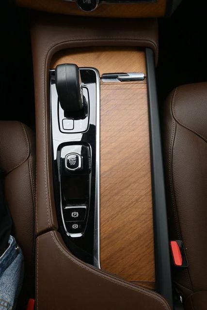 Used 2024 Volvo XC90 B5 Plus w/ Protection Package AWD/4WD image 11
