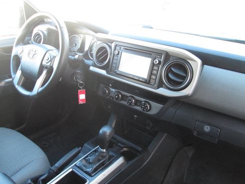 Used 2017 Toyota Tacoma SR5 w/ Tow Package image 26