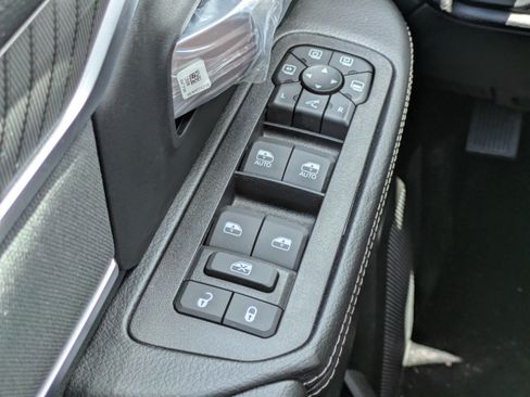 New 2026 RAM 3500 Big Horn AWD/4WD image 18