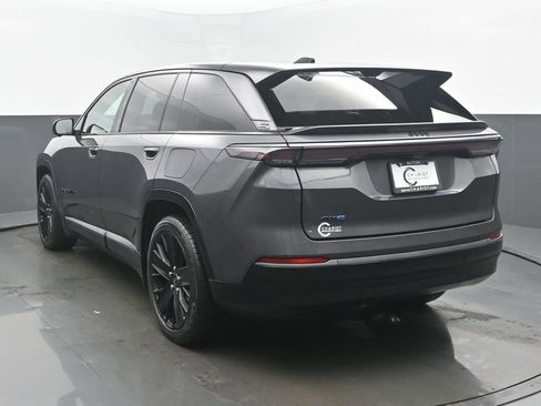 Used 2024 Jeep Wagoneer Launch Edition image 4