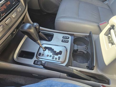 Used 2003 Toyota Land Cruiser image 15