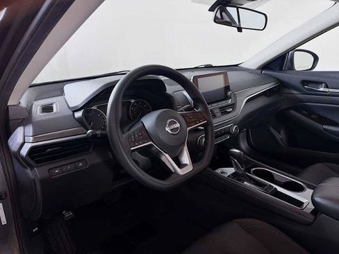 Certified 2023 Nissan Altima 2.5 SV FWD image 7
