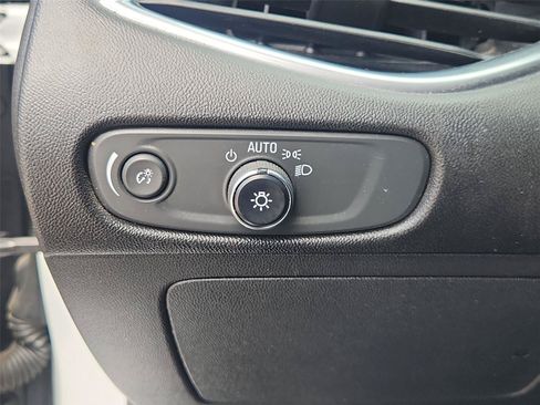 Used 2016 Chevrolet Malibu LT FWD image 17