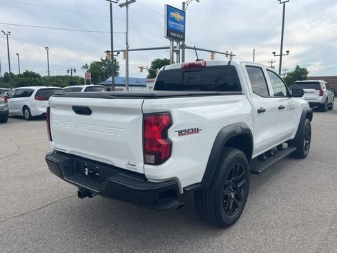 Used 2024 Chevrolet Colorado Trail Boss w/ Technology Package AWD/4WD image 3