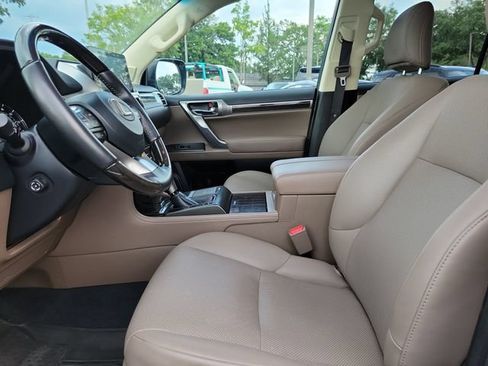 Used 2023 Lexus GX 460 Premium w/ Premium Package AWD/4WD image 7