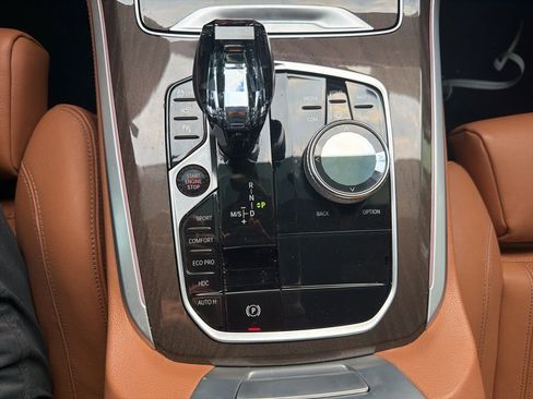 Used 2022 BMW X5 xDrive40i w/ M Sport Package image 15