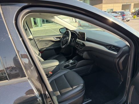 Used 2022 Ford Escape SEL image 21