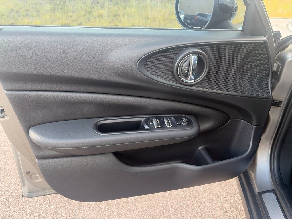Used 2016 MINI Cooper Clubman FWD image 11