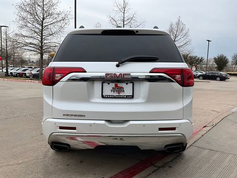 Used 2017 GMC Acadia Denali image 7