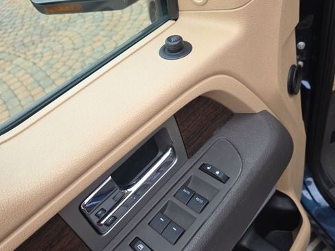 Used 2014 Ford F150 Lariat w/ Lariat Chrome Package image 12