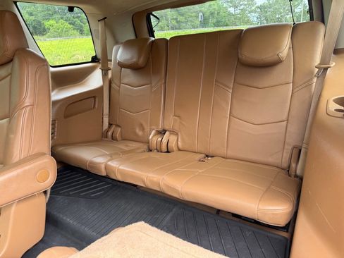 Used 2016 Cadillac Escalade Platinum AWD/4WD image 13