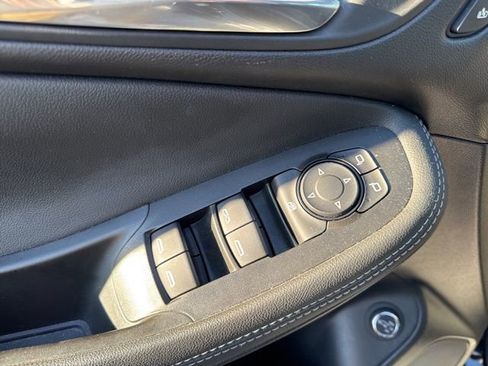 Used 2022 Buick Encore GX Essence w/ Experience Buick Package image 7