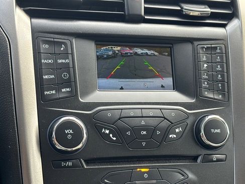 Used 2017 Ford Fusion SE image 14