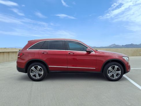 Used 2021 Mercedes-Benz GLC 300 4MATIC image 7