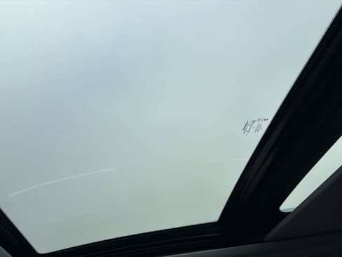 Used 2021 Jeep Cherokee Limited image 21