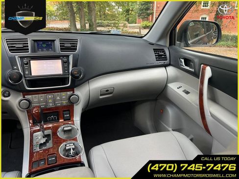 Used 2013 Toyota Highlander Limited image 29