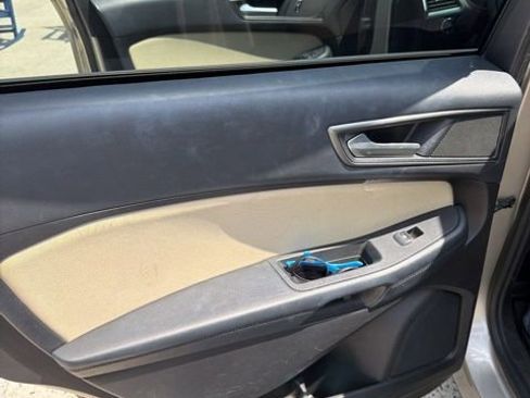 Used 2017 Ford Edge SE FWD image 23