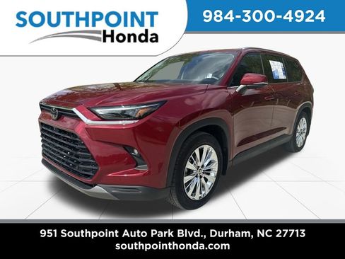 Used 2024 Toyota Grand Highlander Platinum image 3