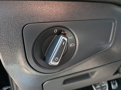 Used 2023 Volkswagen Tiguan SE R-Line FWD image 29