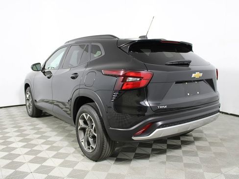Used 2024 Chevrolet Trax LT image 29