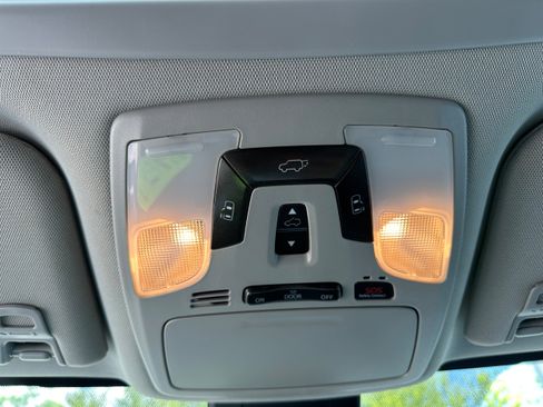 Used 2020 Toyota Sienna XLE w/ XLE Navigation Package AWD/4WD image 32