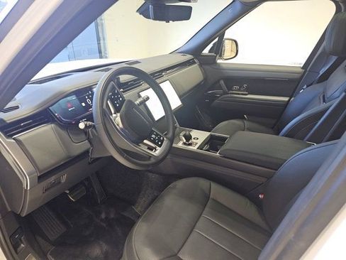 Used 2024 Land Rover Range Rover SV image 12