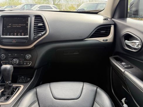 Used 2014 Jeep Cherokee Limited w/ Luxury Group image 24