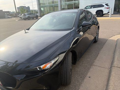 Used 2020 MAZDA MAZDA3 Hatchback FWD image 3