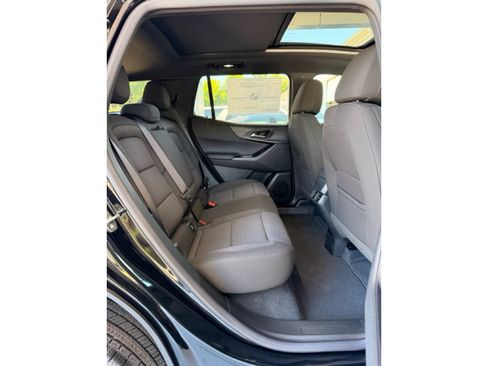 New 2026 Chevrolet Equinox LT w/ Midnight Edition FWD image 17