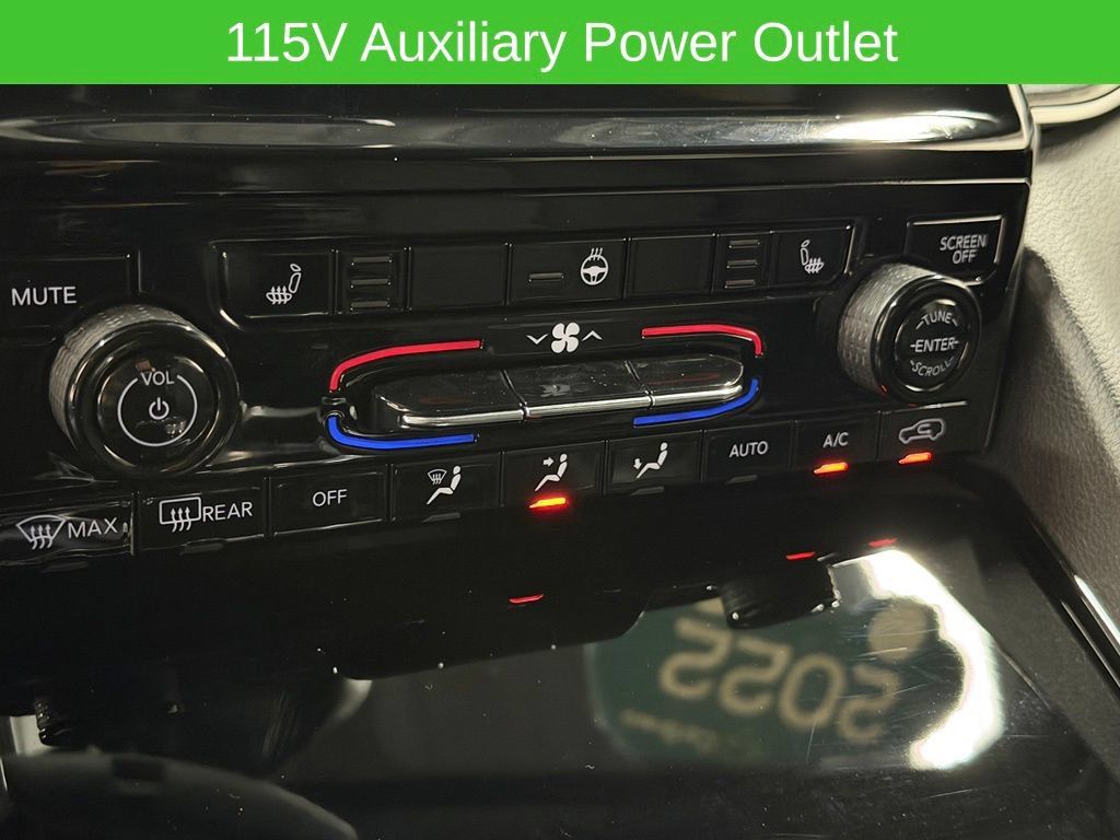 Used 2022 Jeep Grand Cherokee Altitude AWD/4WD image 32
