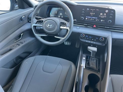 Used 2025 Hyundai Elantra Sport image 20