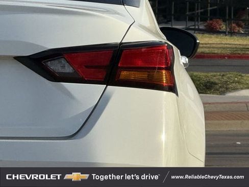 Used 2024 Nissan Altima 2.5 S image 8