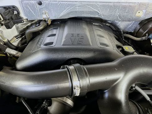 Used 2017 Ford Expedition XLT image 9